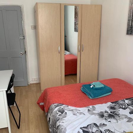 Stunning 3 Bedroom Flat In Stockwell London Exterior photo