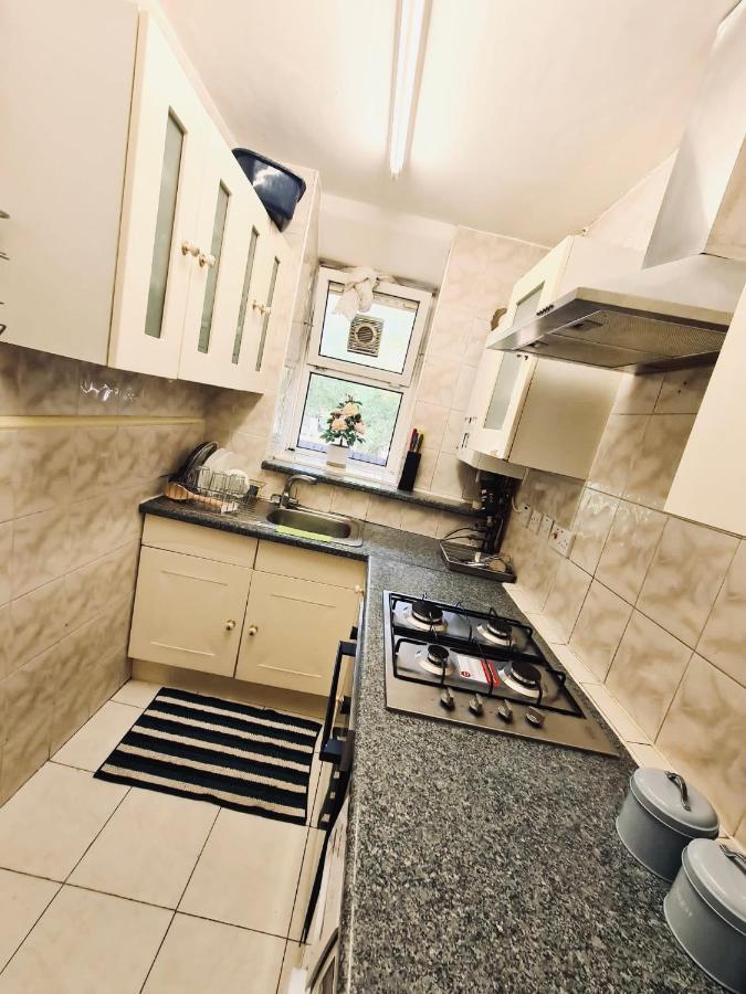 Stunning 3 Bedroom Flat In Stockwell London Exterior photo