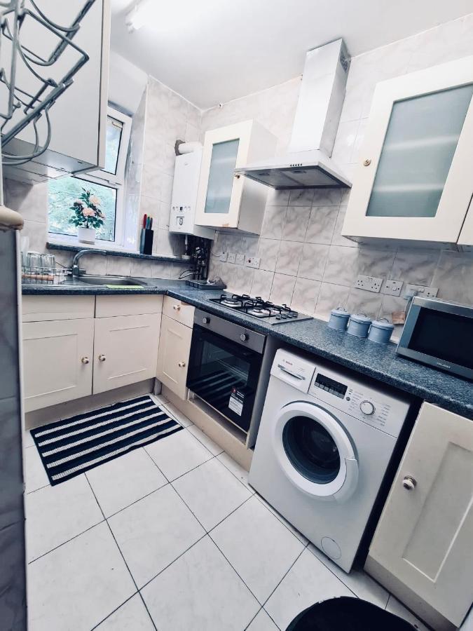 Stunning 3 Bedroom Flat In Stockwell London Exterior photo