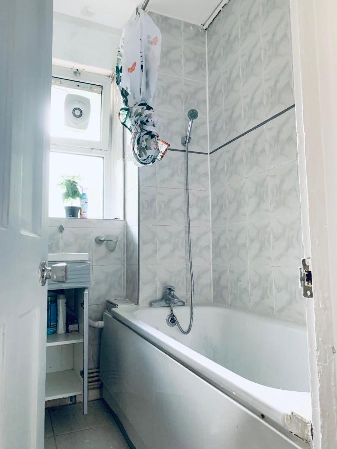 Stunning 3 Bedroom Flat In Stockwell London Exterior photo